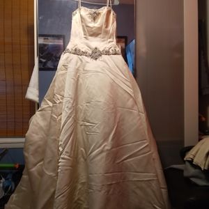 Brand new wedding dress